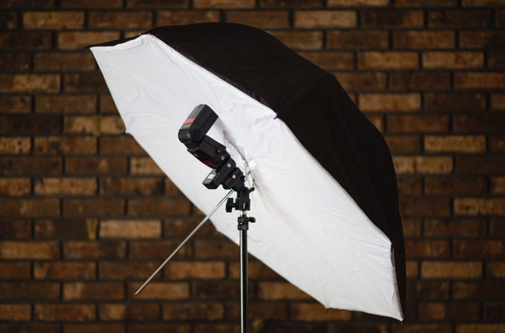 A Cheap $25 Umbrella Softbox for Speedlights